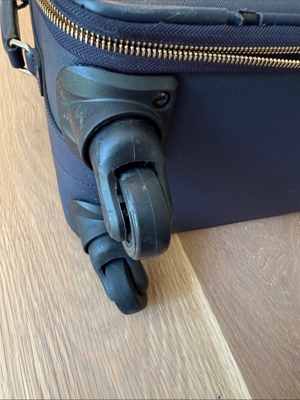 kate spade navy leather wheeled carry-on suitcase with gold logo - Picture 9 of 16